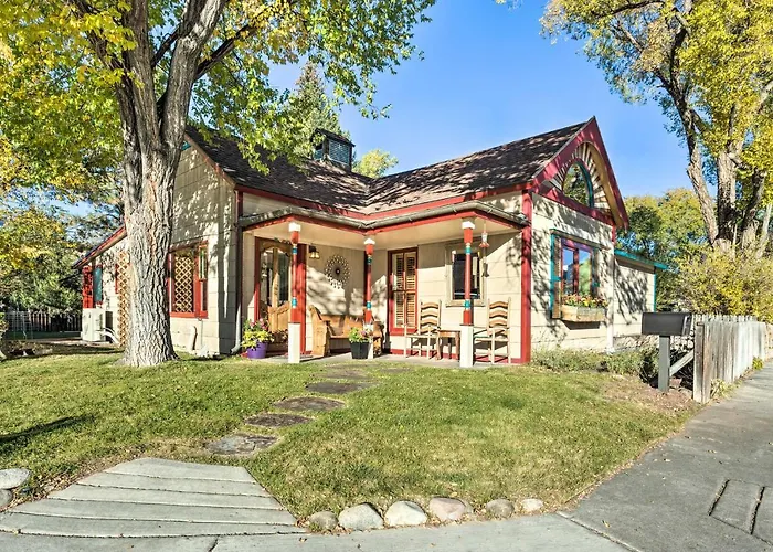 Victorian Gem! Steps To Dine, Shop & Hike