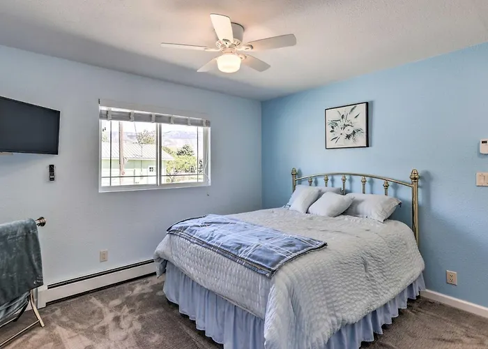 Picturesque Palisade Home: Mt Garfield Views!