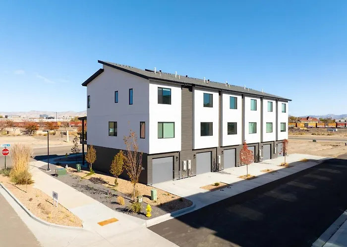 New Townhome-River Trail-Las Colonias-Dtown Gj! No Xtra Fees!